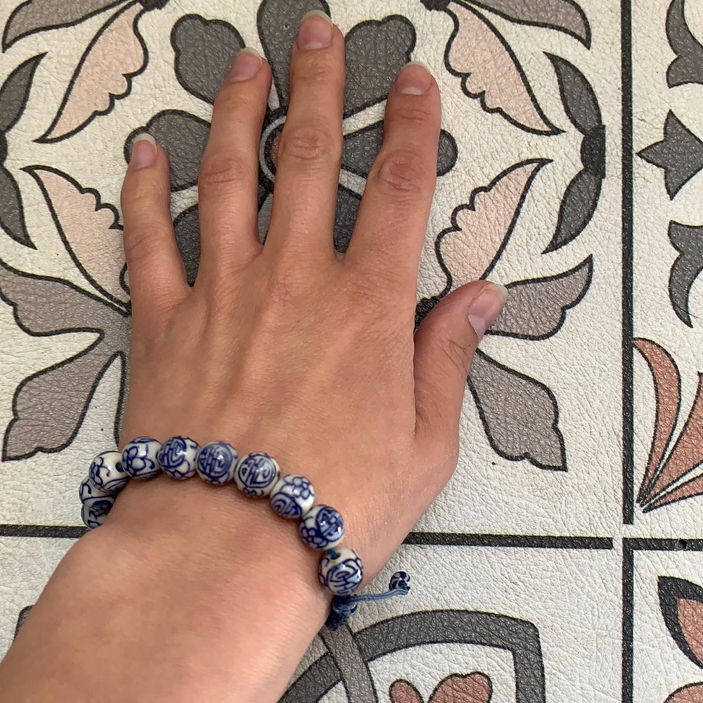 Vintage Oriental Asian glass bead blue bracelet
